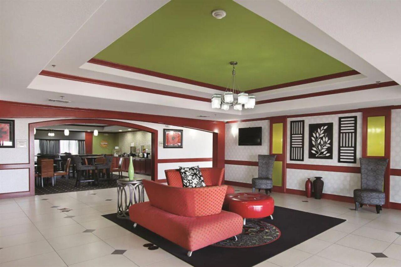 La Quinta Inn & Suites By Wyndham South Dallas - Hutchins Zewnętrze zdjęcie